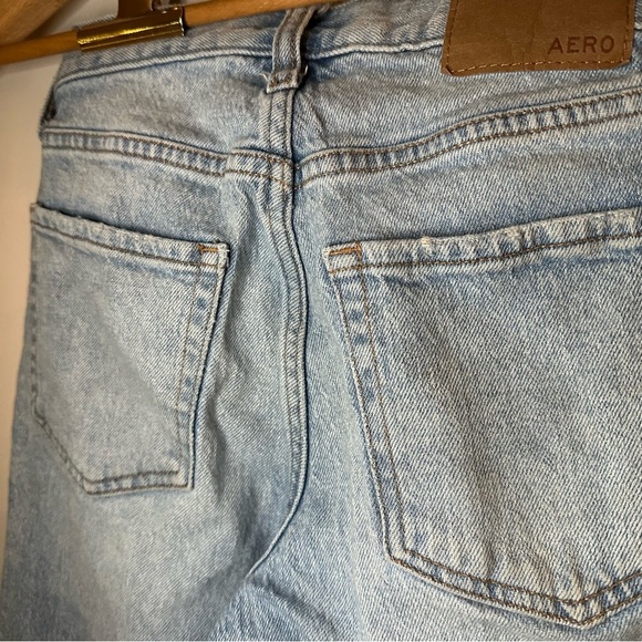 Aeropostale Mom Jeans Distressed Cropped Boot Cut Light Medium Wash 000 Regular - Picture 9 of 11